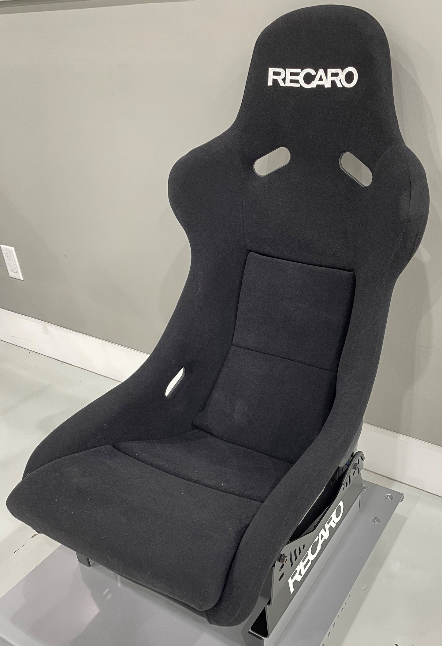 Recaro - Pole Position N.G. Seat - Black Velour - Passenger(RH) - 070.98.UU11-01