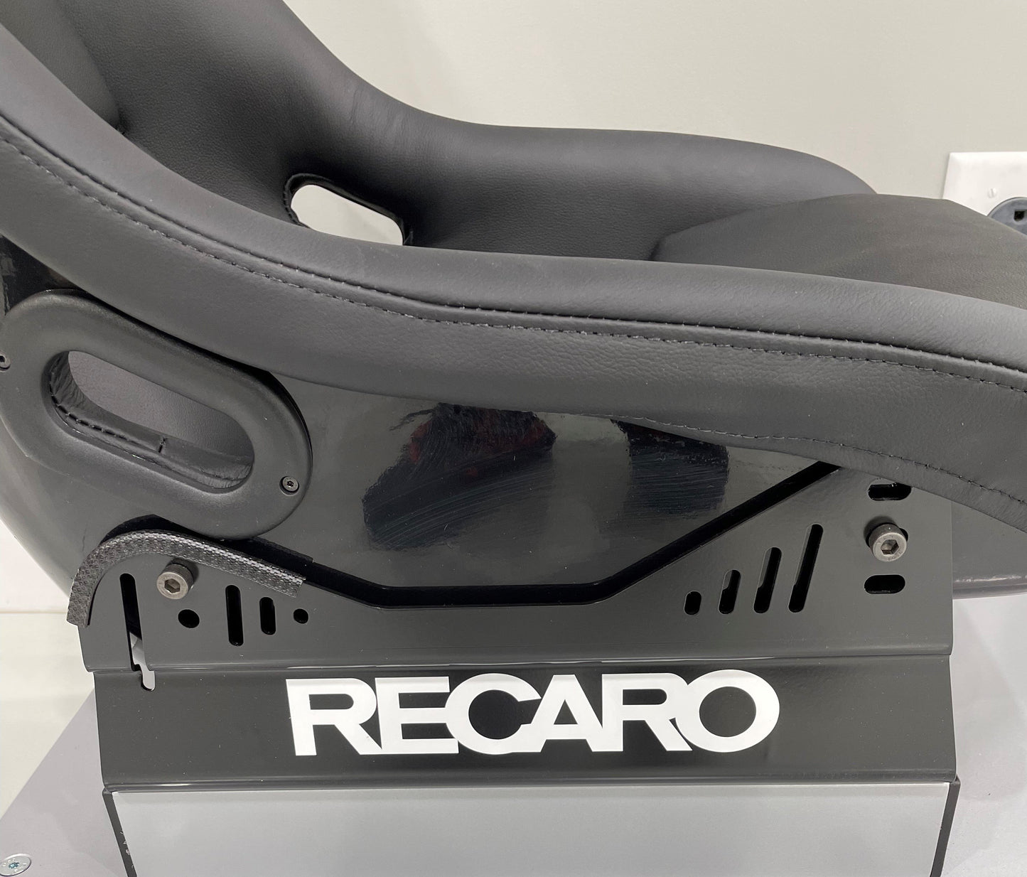 Recaro - Pole Position N.G. Seat - Black Leather -Passenger(RH) - 070.98.LL11-01